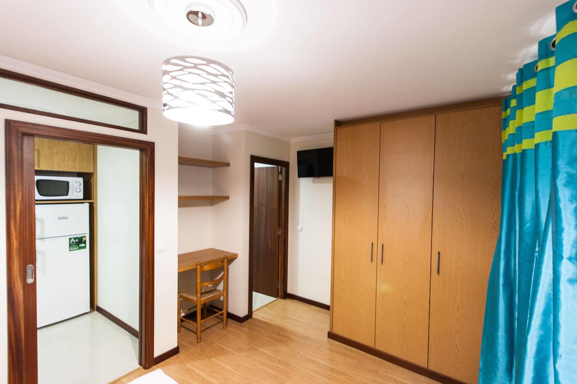 ホテル Residencial Funchal エクステリア 写真