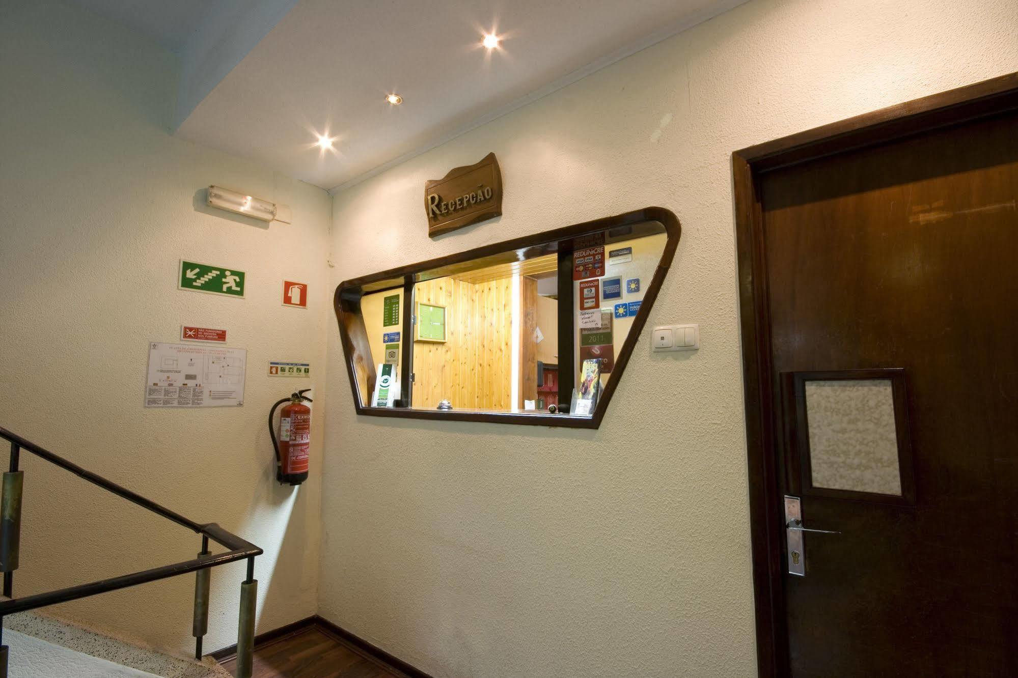 ホテル Residencial Funchal エクステリア 写真