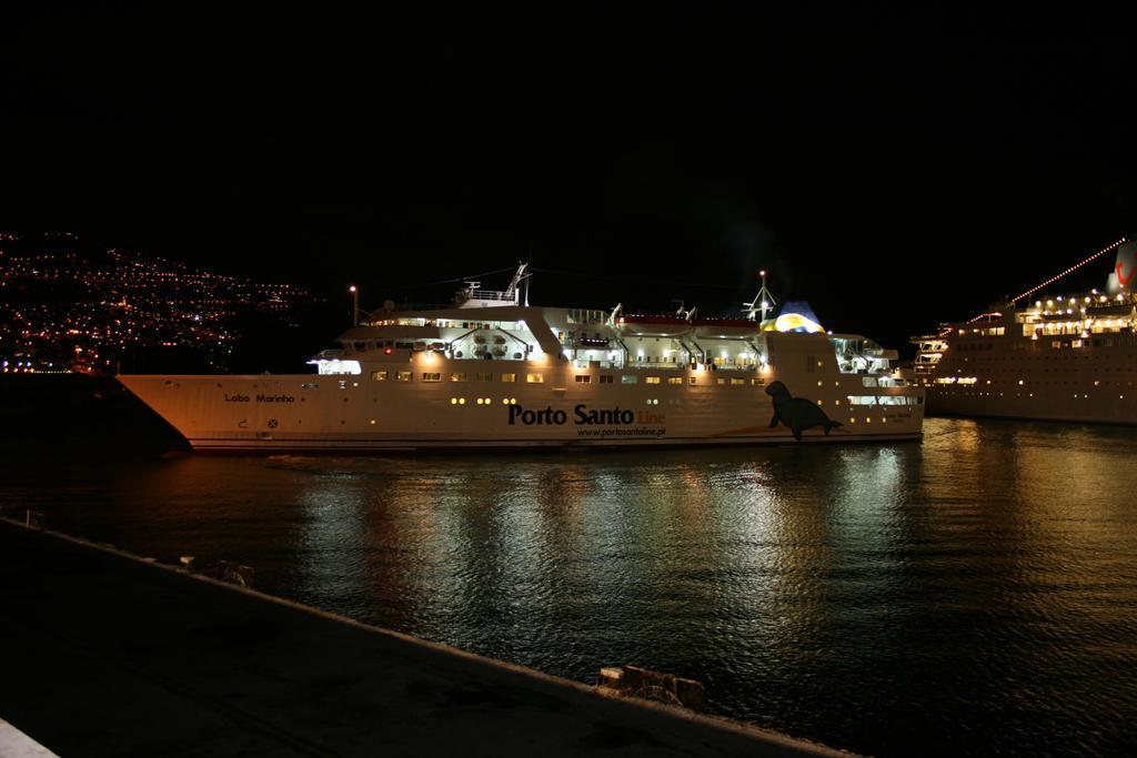 ホテル Residencial Funchal エクステリア 写真