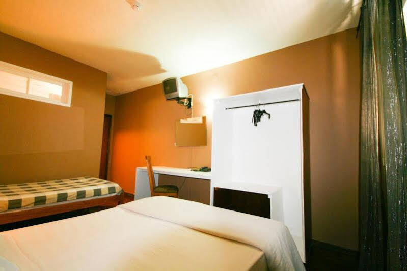 ホテル Residencial Funchal エクステリア 写真